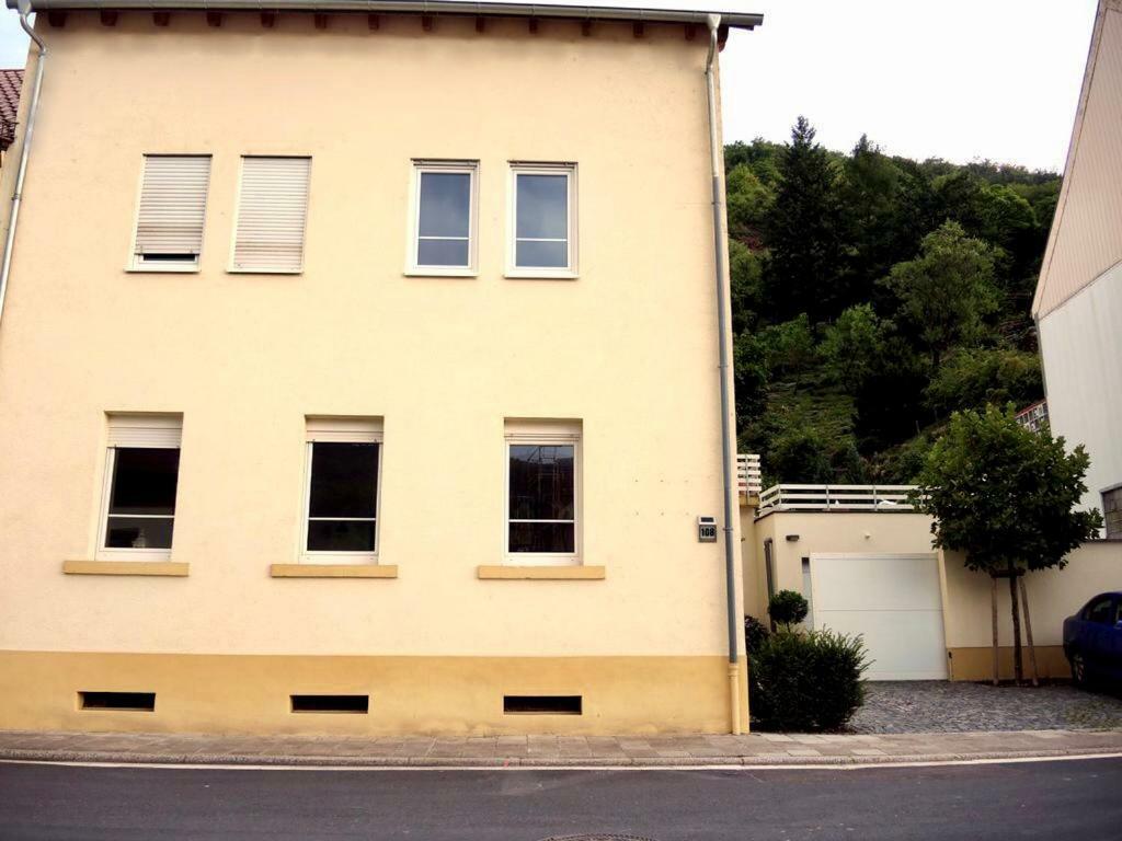 Modernes Apartment - Neustadt/Weinstrasse Stadt Neustadt an der Weinstrasse Exterior photo